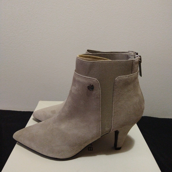 Bandolino Bari Beige Suede Kitten Ankle Booties - Picture 10 of 13